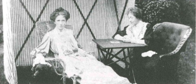 Mabel Quiller-Couch and her sister Lilian